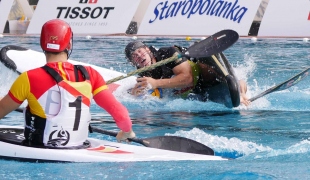 germany men falling rolling possession against spain icf canoe polo world games 2017