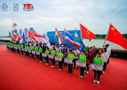 A total of 244 paddlers from 20 countries are competing in China