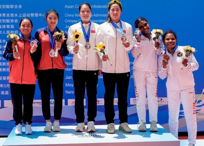 Shixiao Xu and Mengya Sun won the women's C2 500m title