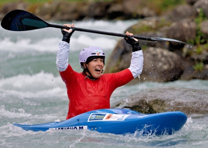 Miren Lazkano stormed to the women's kayak cross gold in Pau