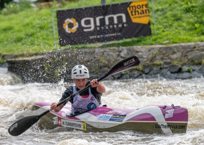 Mona Clavadetscher wildwater canoeing switzerland