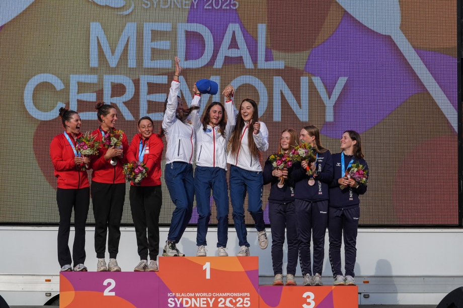 Czechia canoe teams Sydney 2025 podium