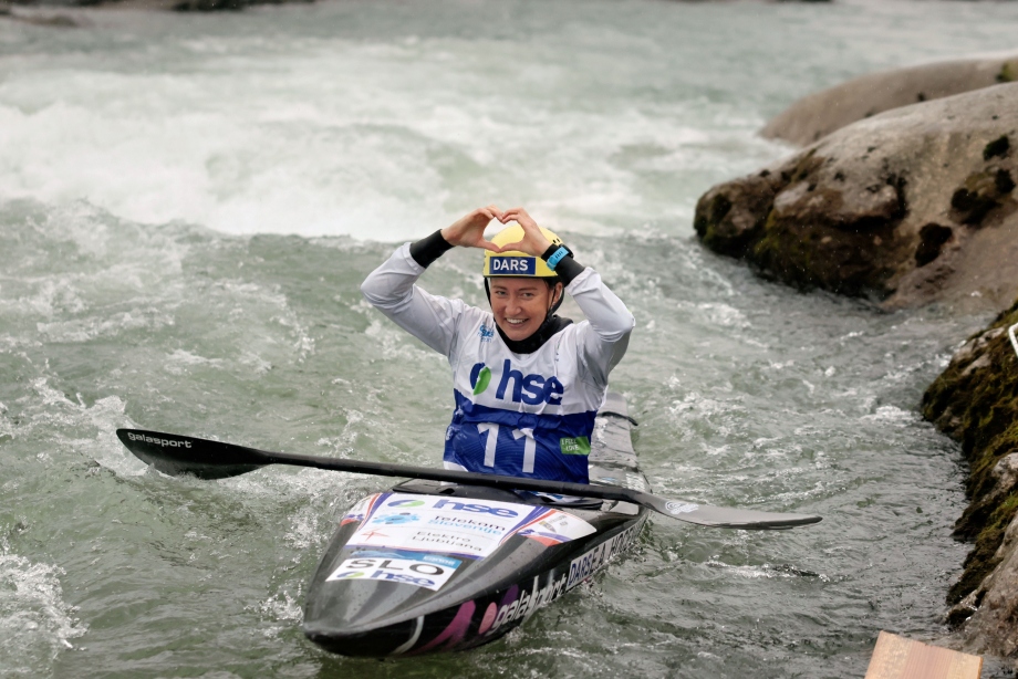 Eva Alina Hocevar kayak slalom Slovenia Tacen 2025 celebrate