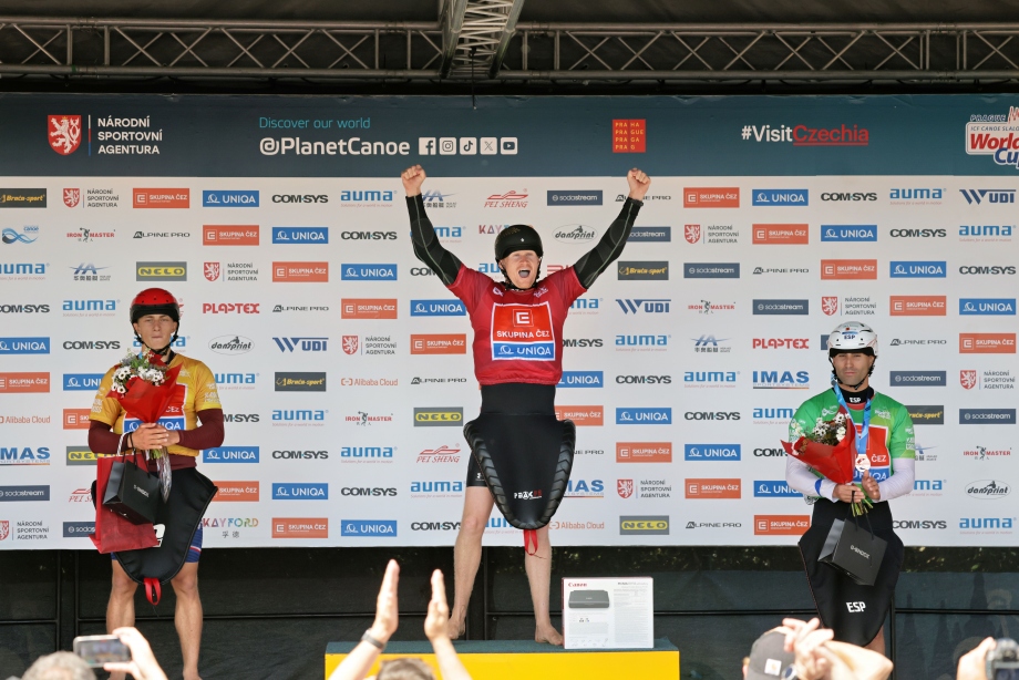 Finn Butcher Prague 2025 New Zealand kayak cross celebrate