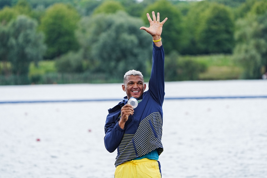 Isaquias Guimaraes Queiroz canoe sprint Olympics 2024