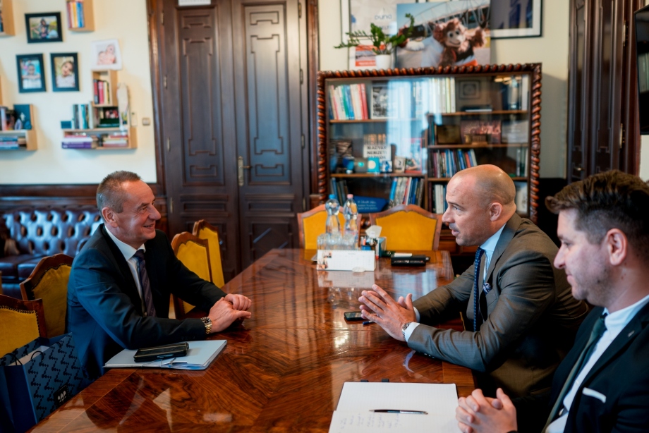 Thomas Konietzko Ádám Schmidt Budapest Hungary ICF canoe kayak