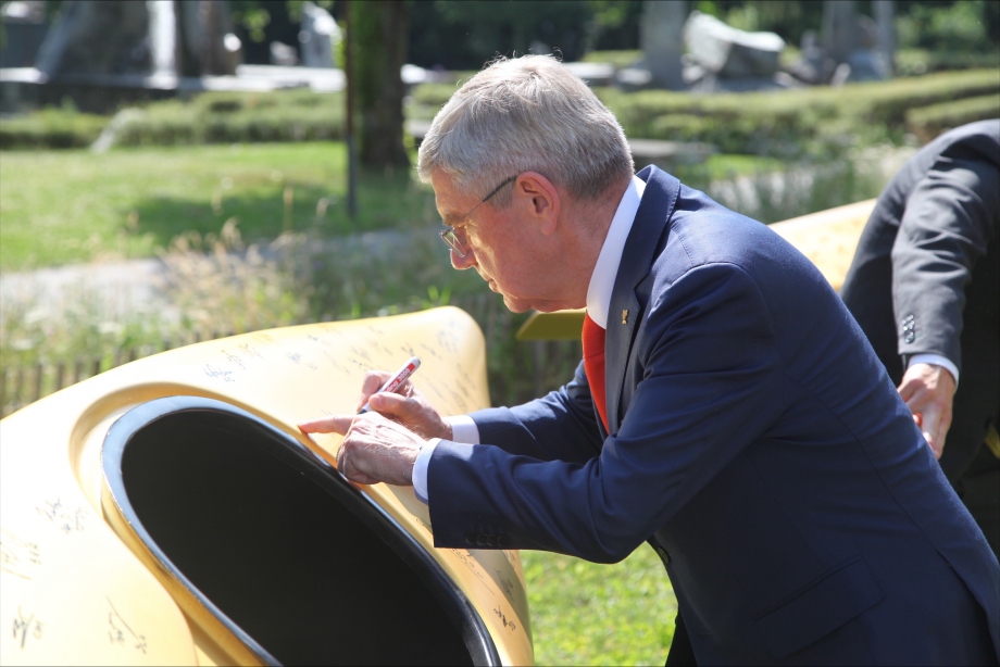 IOC President Thomas Bach signs the ICF's golden boats Thomas Bach golden boat 2025 ICF
